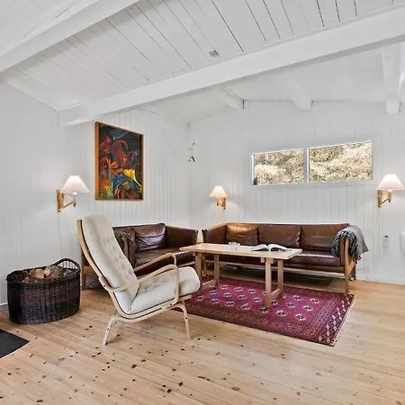 Beautiful Home In Hojby With Wifi Feriehus