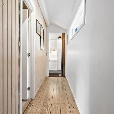 Feriehus Beautiful Home In Hojby With Wifi *