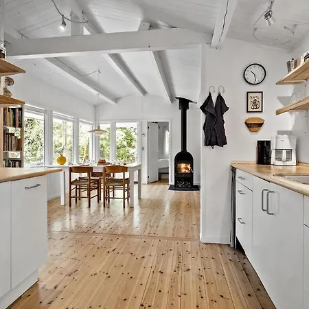 Feriehus Beautiful Home In Hojby With Wifi *
