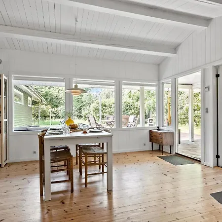 Beautiful Home In Hojby With Wifi Feriehus Højby